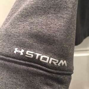 Under Armour Tops - Hoodie Under Armour Tops - Hoodie